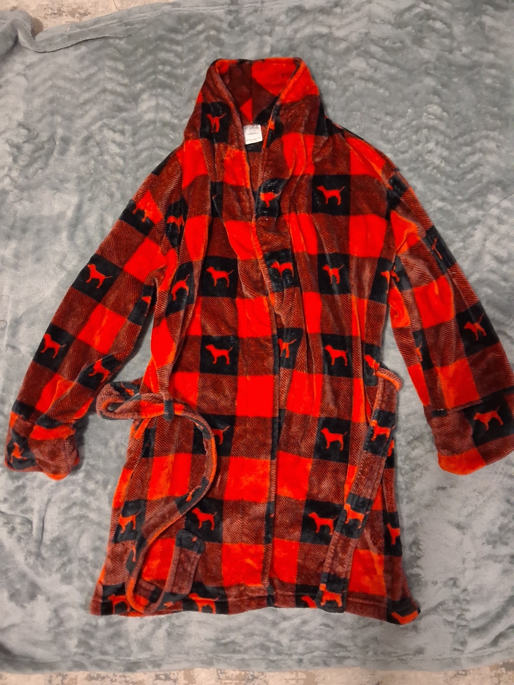 Victoria Secret Pink Plush  Robe  Red & Black Plaid With Dogs